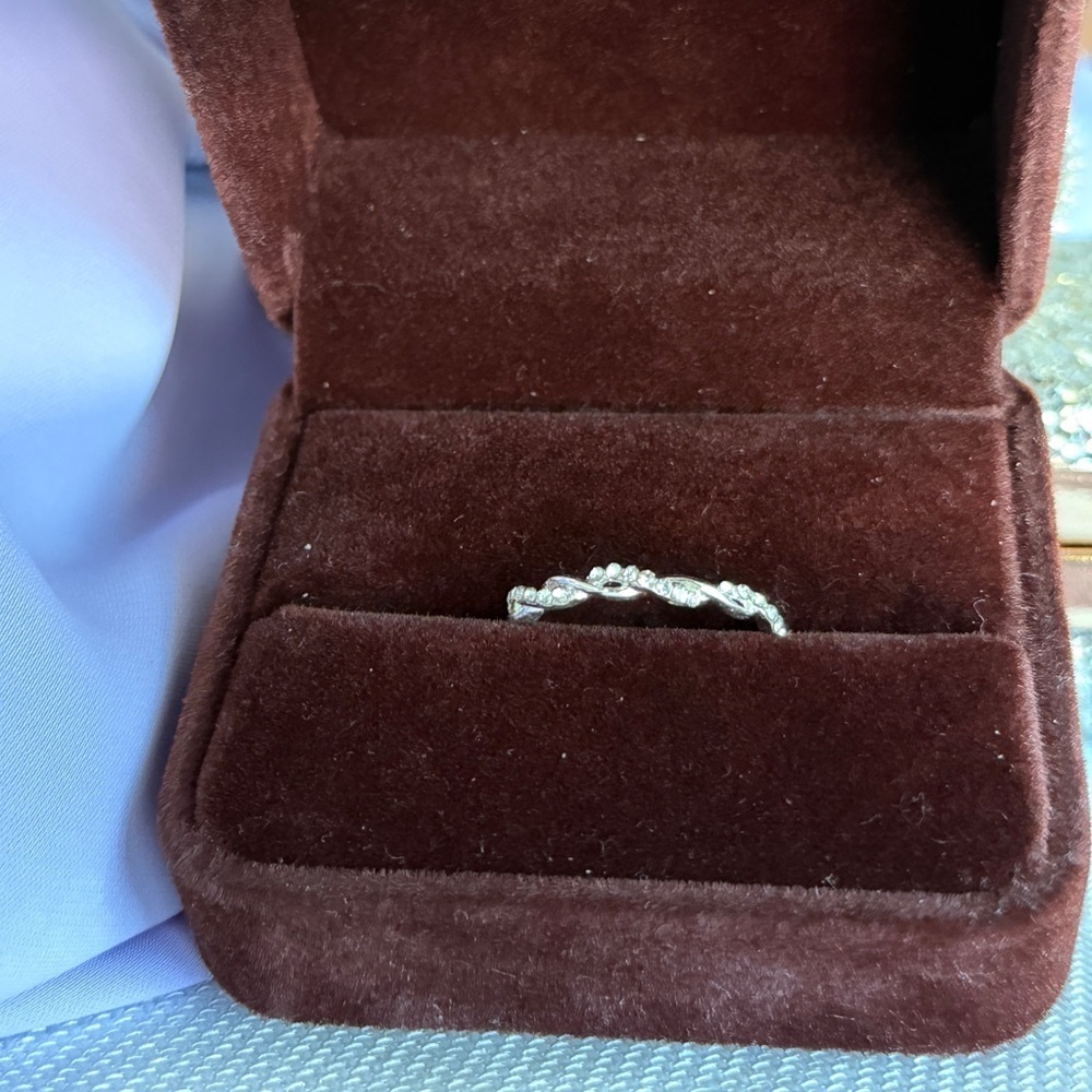 ⚜️ Silver Ring with Stones - Picture 4 of 7